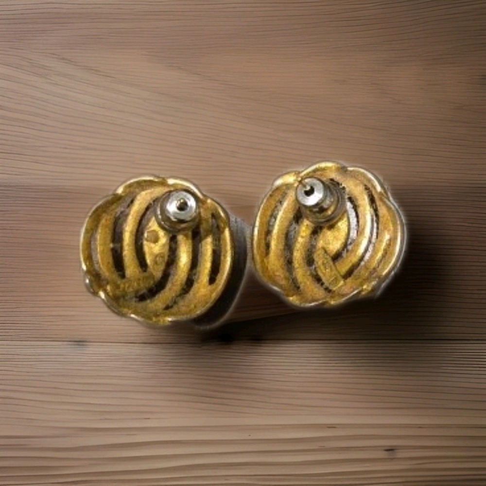 Vintage Monet Open Work Love Knot‎ Gold Tone Clip On Earrings - Picture 3 of 3